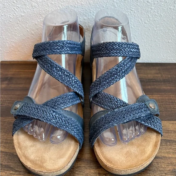 Taos Women’s Trulie Sandals - Picture 2 of 7